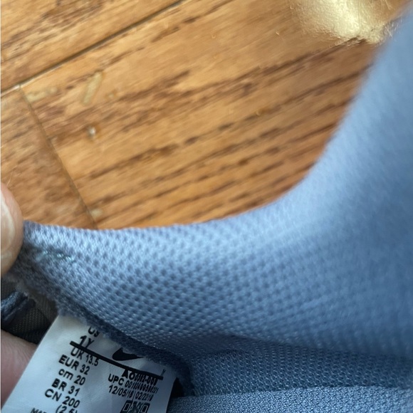 NIKE Soccer Cleats Phantom Venom Size 1Y (Youth/Junior) - Picture 10 of 16